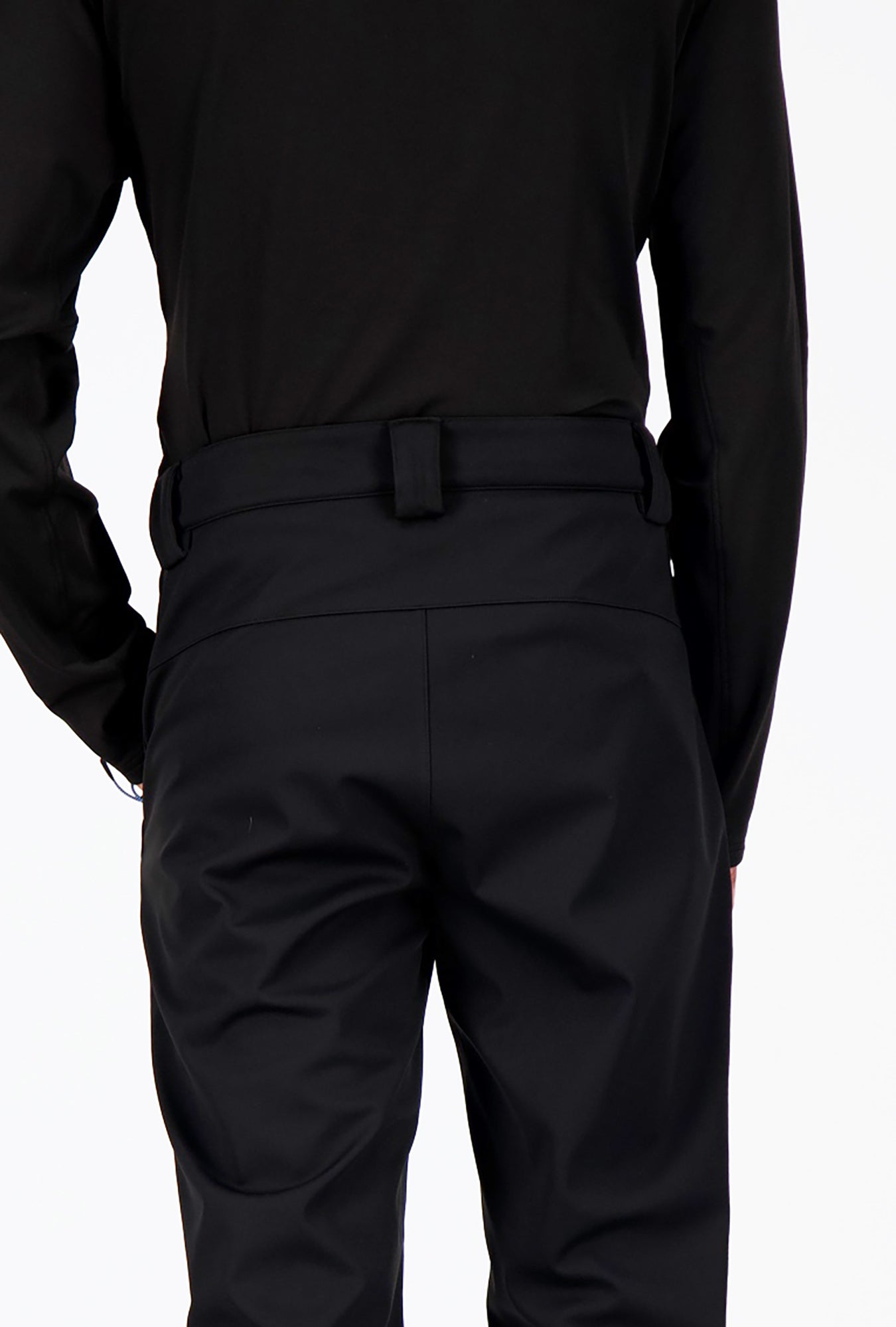 Detailbild von hinten der Belowzero Softshellhose Herren