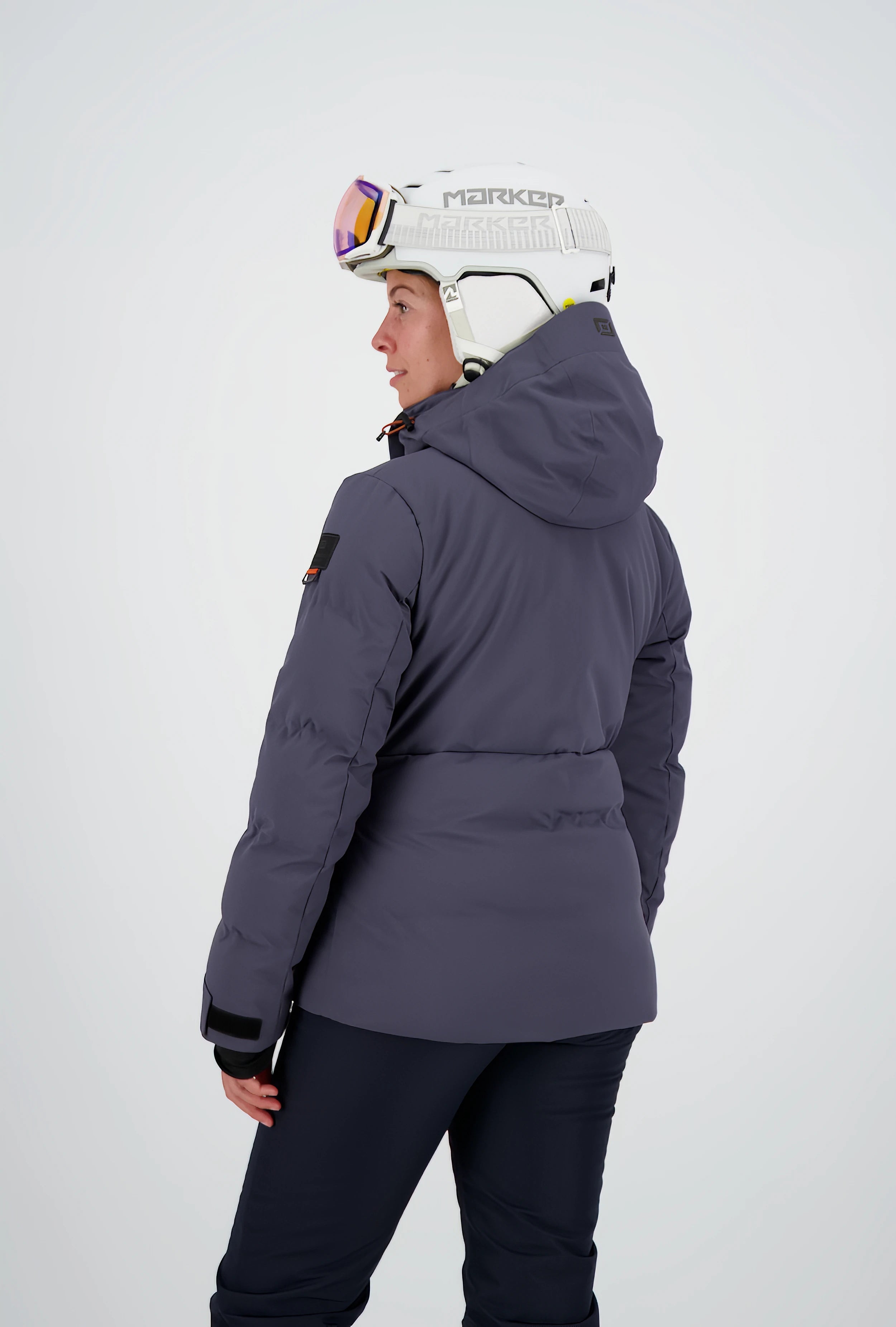 Backansicht der nightfall hüftlangen Damen Skijacke Lenk von Belowzero