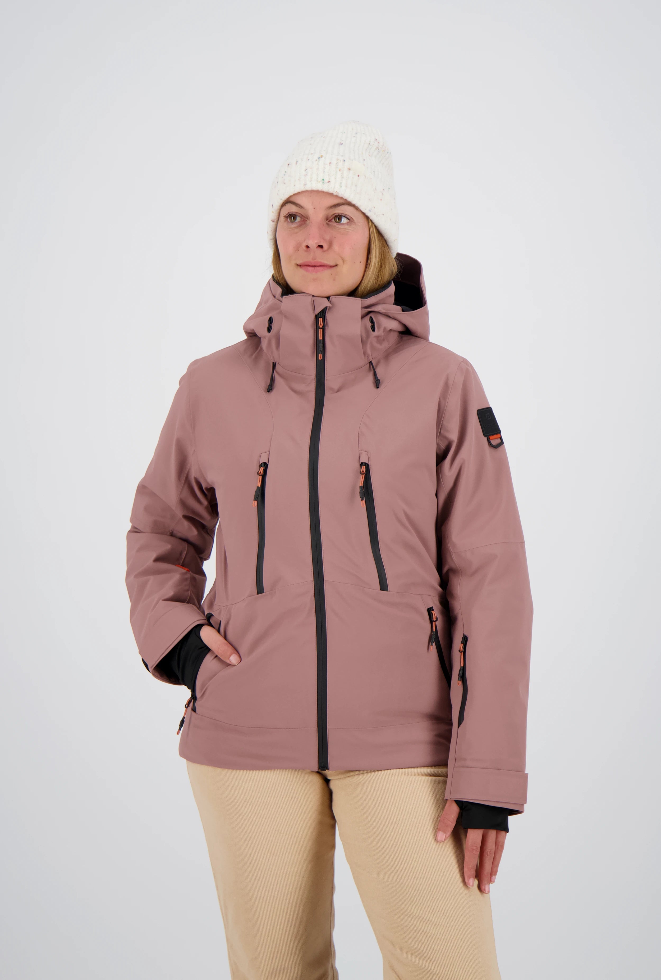 Damen Front Ansicht mit der ice rose Klosters Jacke.