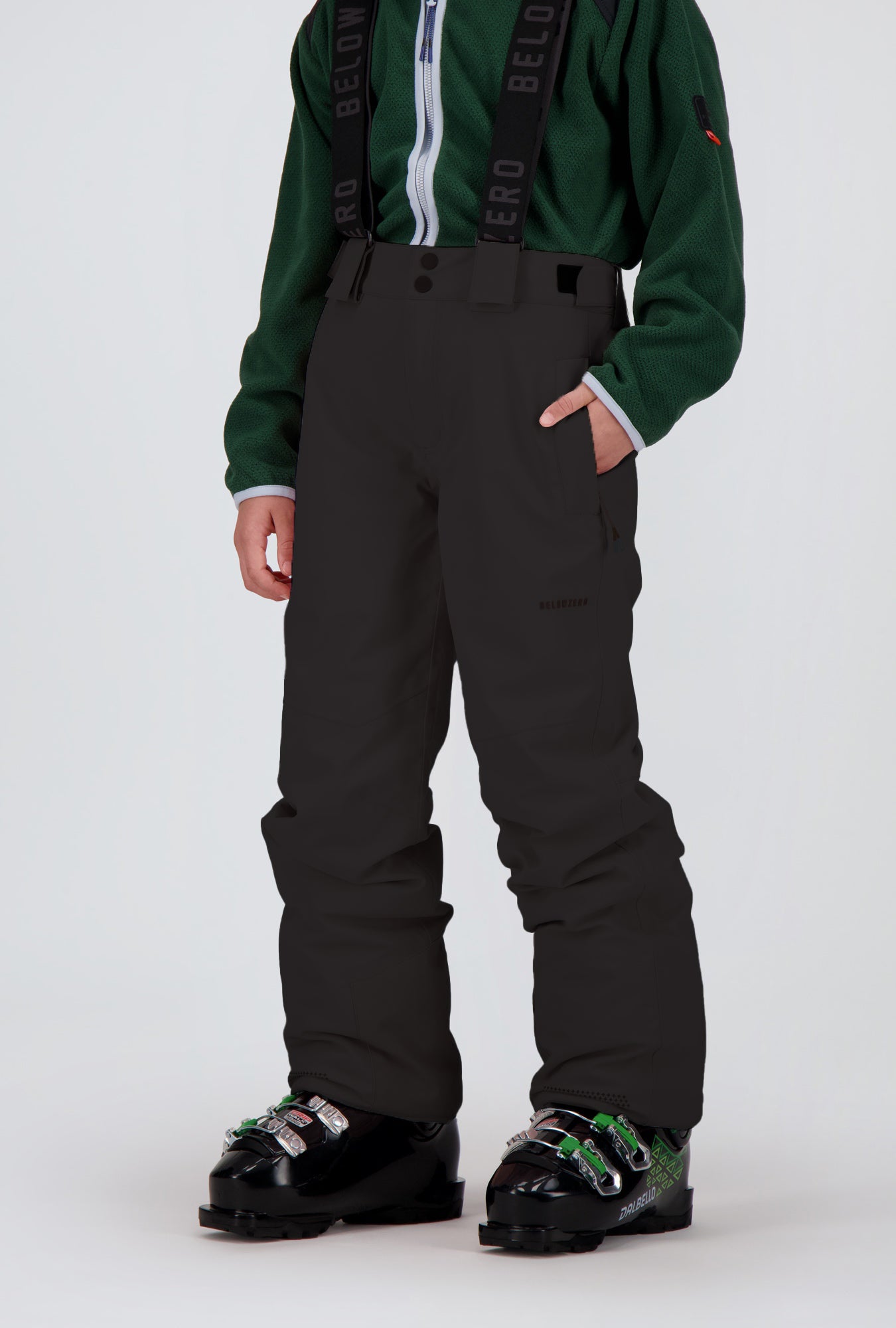 Frontansicht der schwarzen New Generation Skihose Airolo von Belowzero