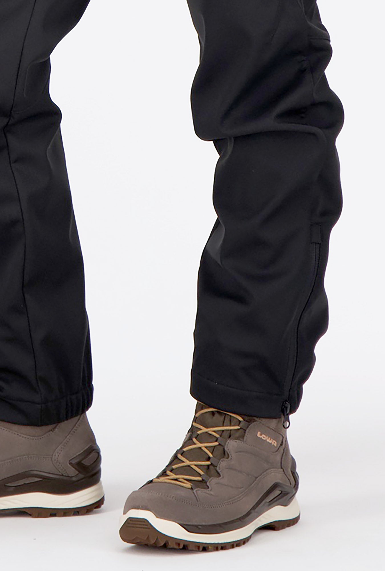 Detailansicht Damen Softshellhose von Belowzero Hosenbein