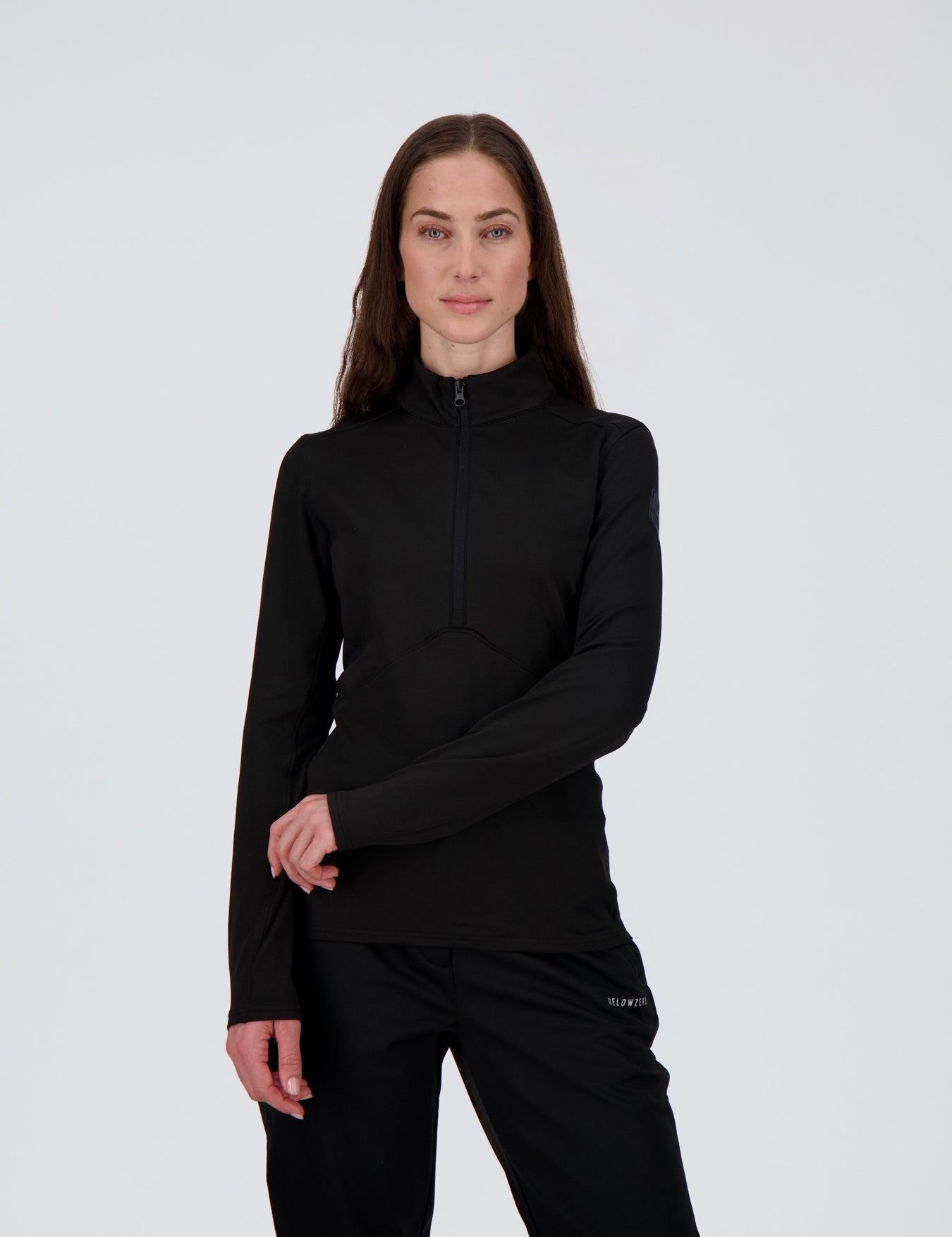 Frontansicht des schwarzen sportlichen Damen Halfzip Shirts Pizol von Belowzero