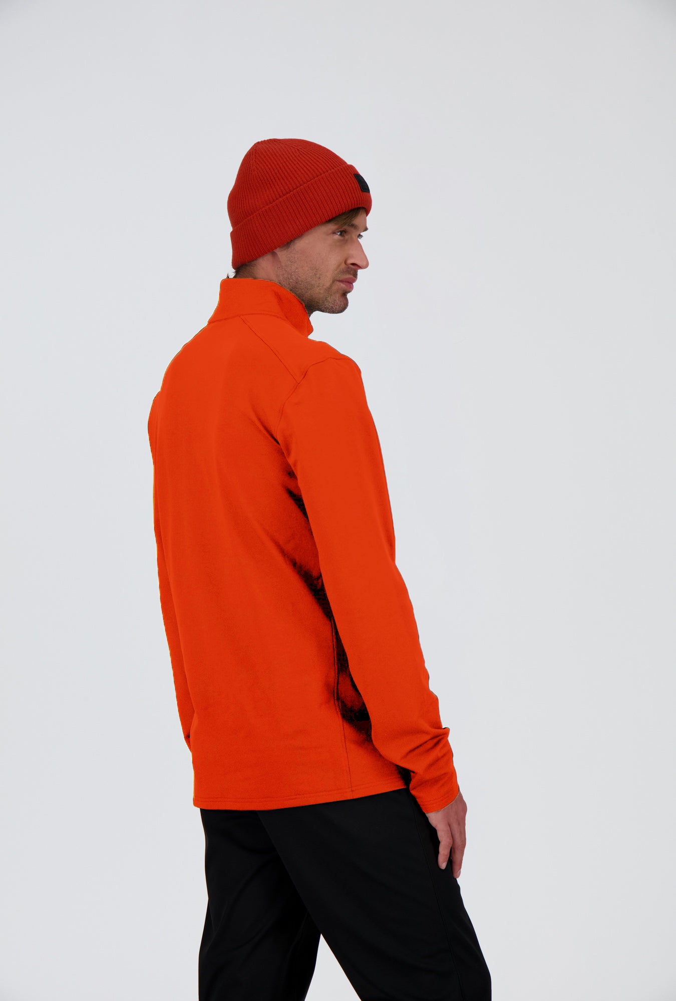 Rückenansicht des orangen sportlichen Herren Halfzip Shirts Wangs von Belowzero