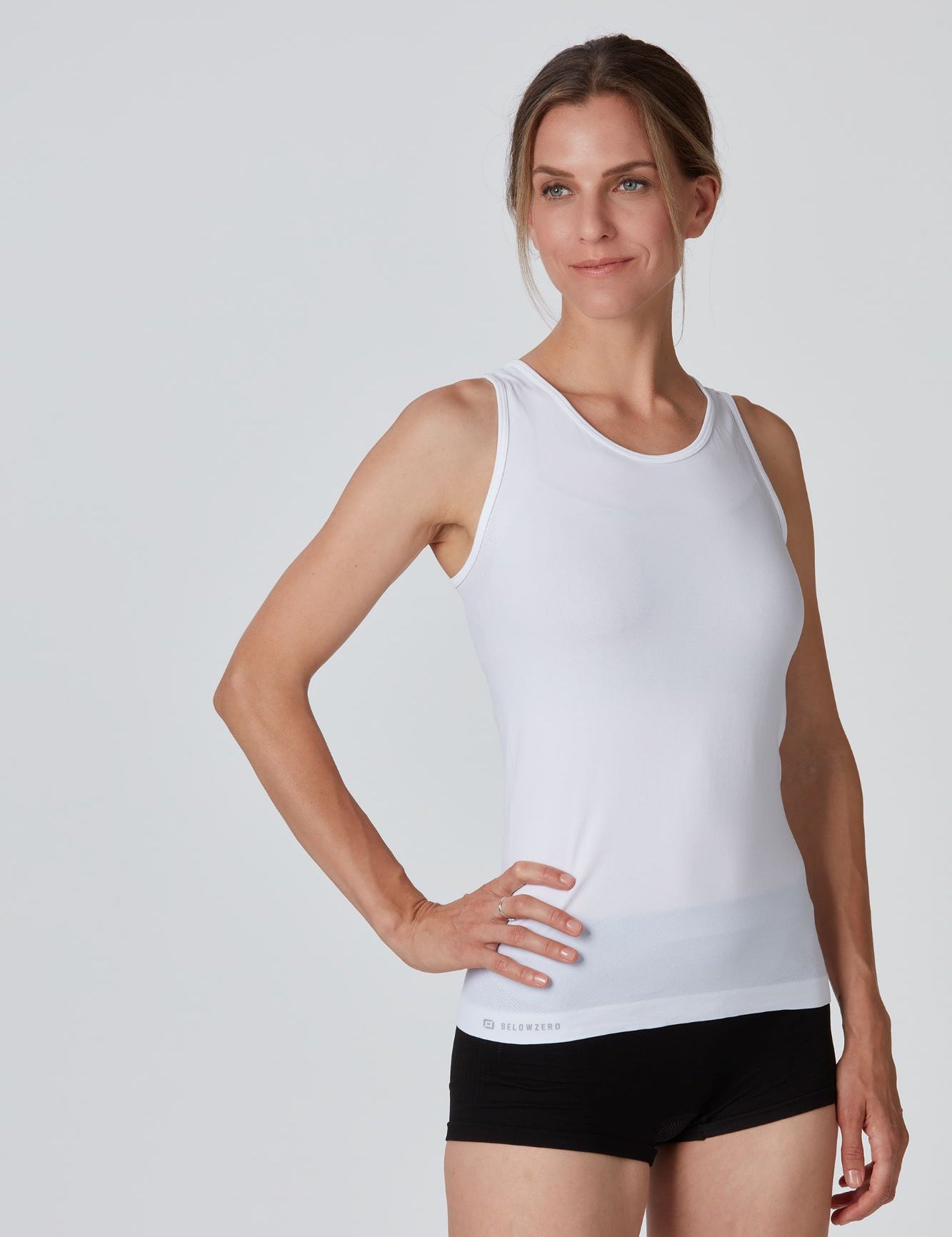 Frontansicht eines weissen funktionellenmen Damen Light Tanktop 