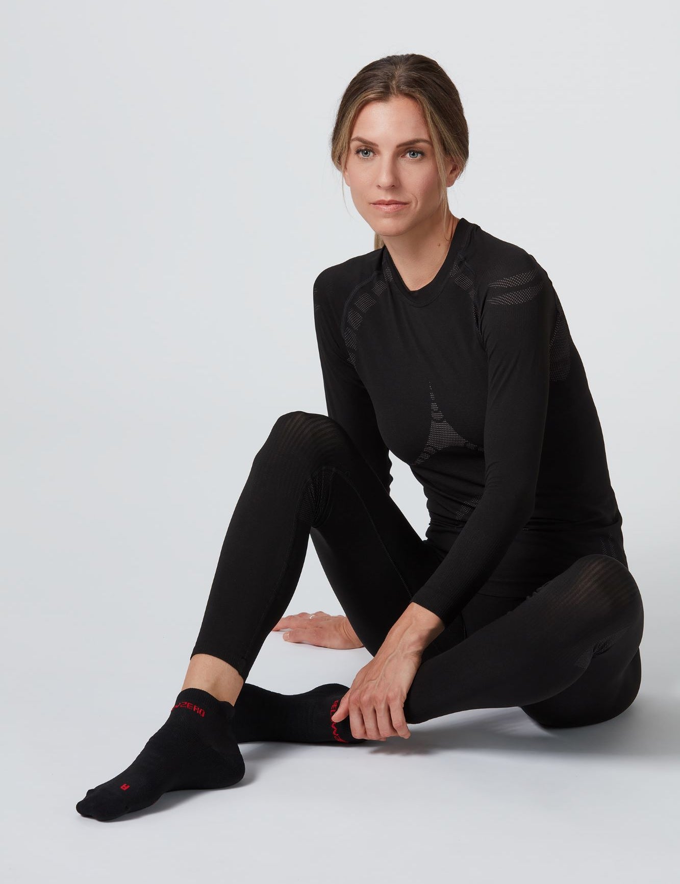 Frontansicht einer schwarzen funktionellen Damen Light Long Pants Baselayer