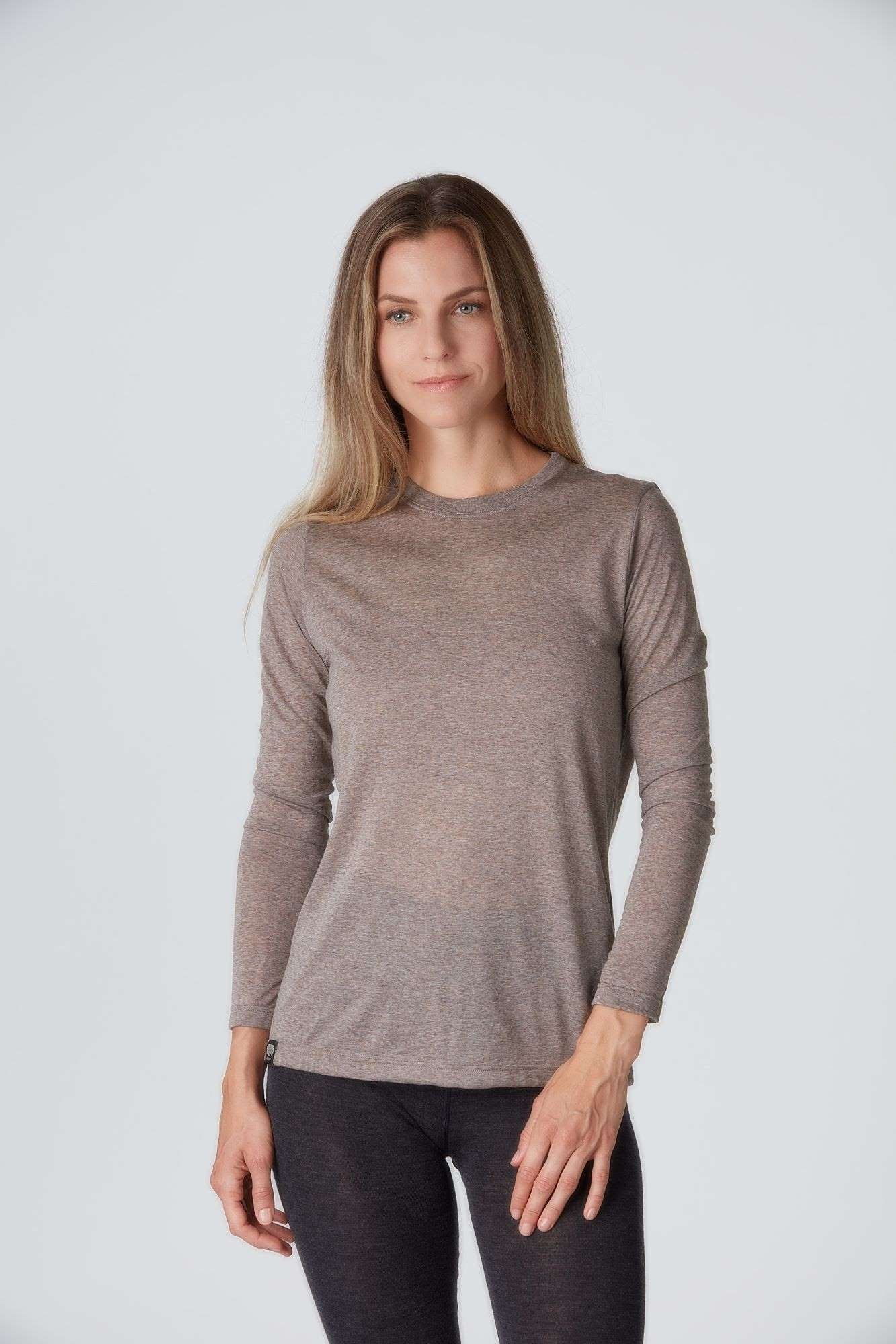 Frontansicht eines braunen Damen Baselayer Medium Light Longsleeve T-Shirt von Belowzero aus Merinowolle