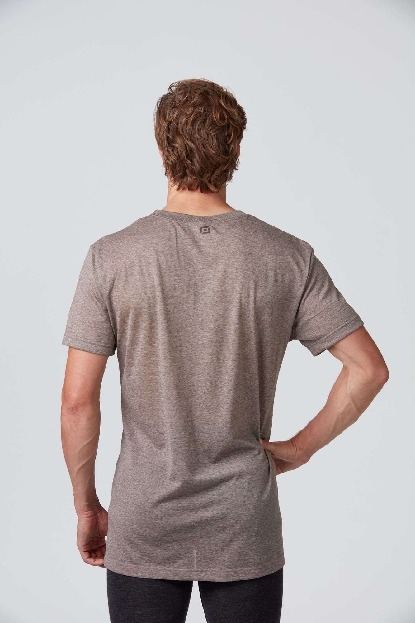 Rückseite eines braunen Herren Baselayer Light Shortsleeve T-Shirt von Belowzero aus Merinowolle