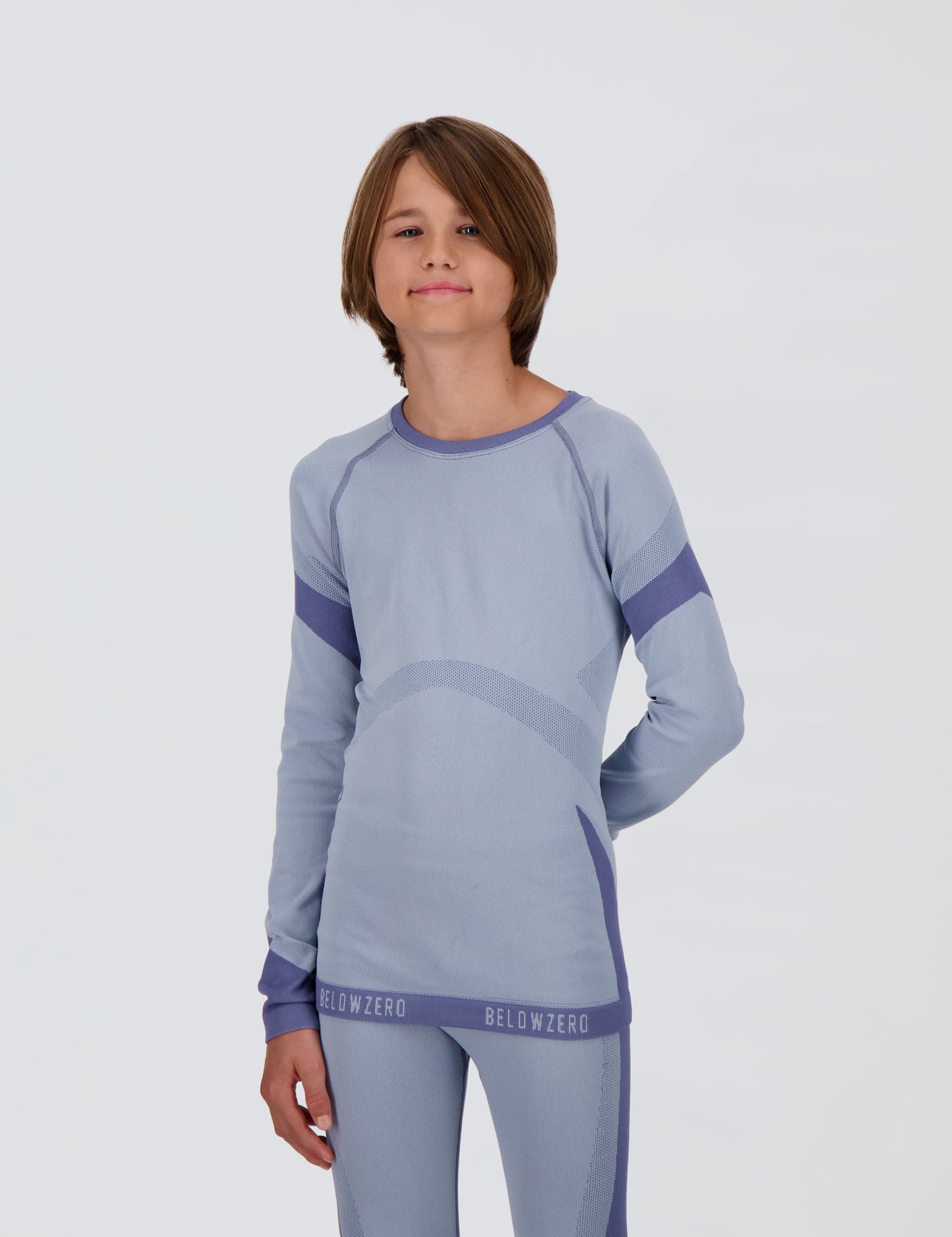 Frontansicht eines light blue funktionellen Warm New Generation Kinder Baselayer Longsleeve T-Shirt von Belowzero