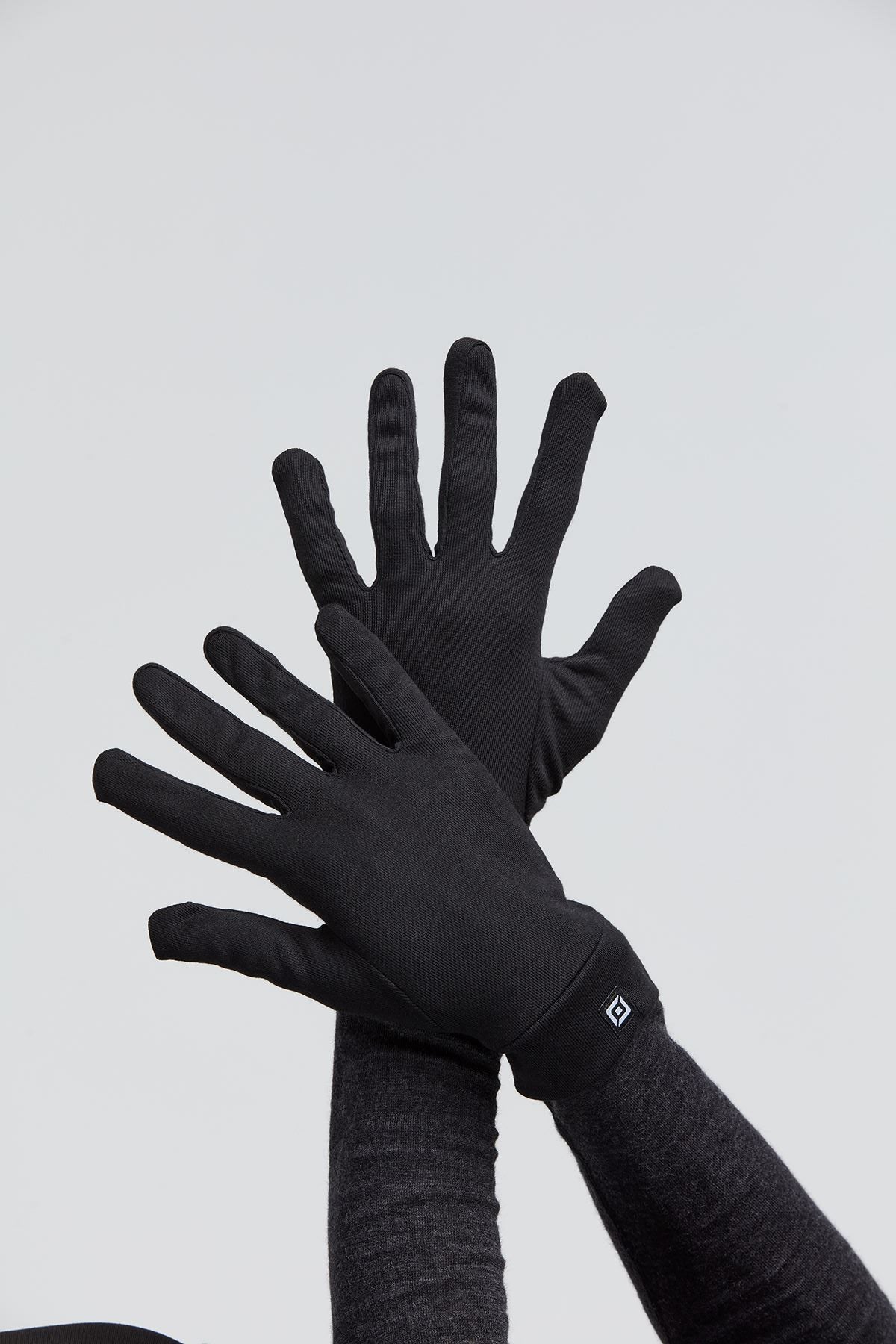 Frontansicht von Unisex Medium Light Thermo Handschuhe für Damen und Herren in schwarz von Belowzero 