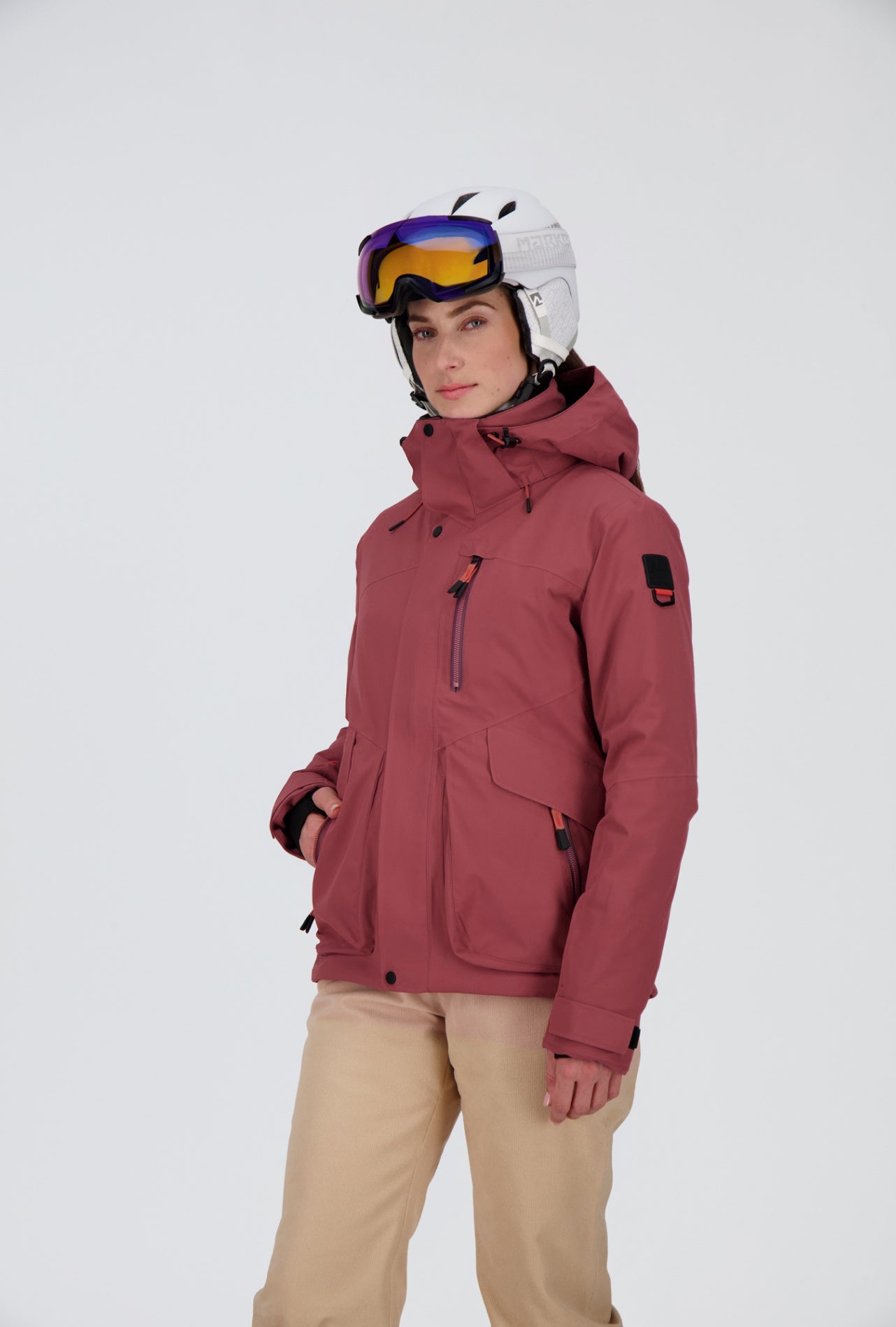 Frontansicht der sportlichen tay berry Damen Skijacke Zermatt von Belowzero