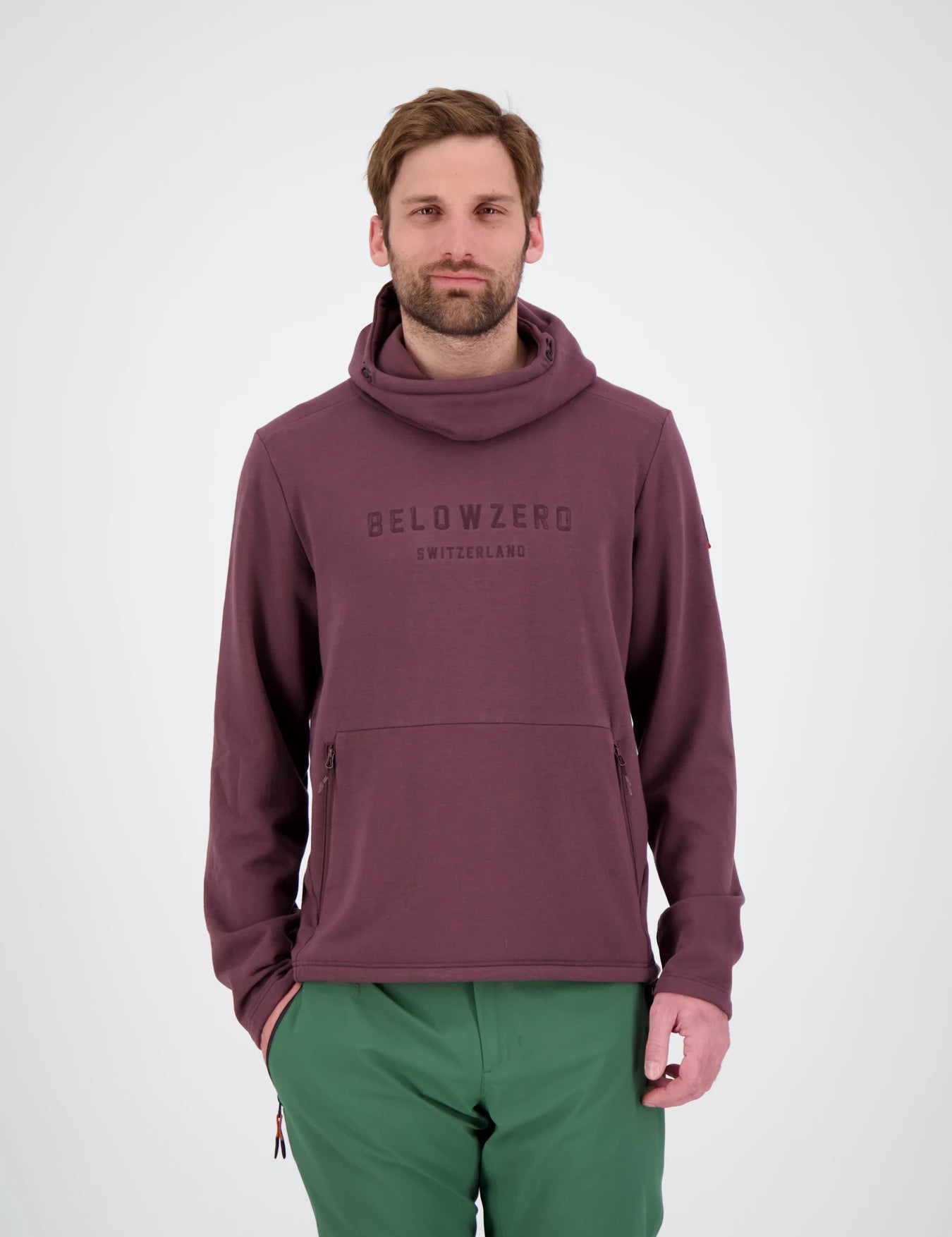 Frontansicht des mulled wine Herren Tech Hoodie Brig von Belowzero