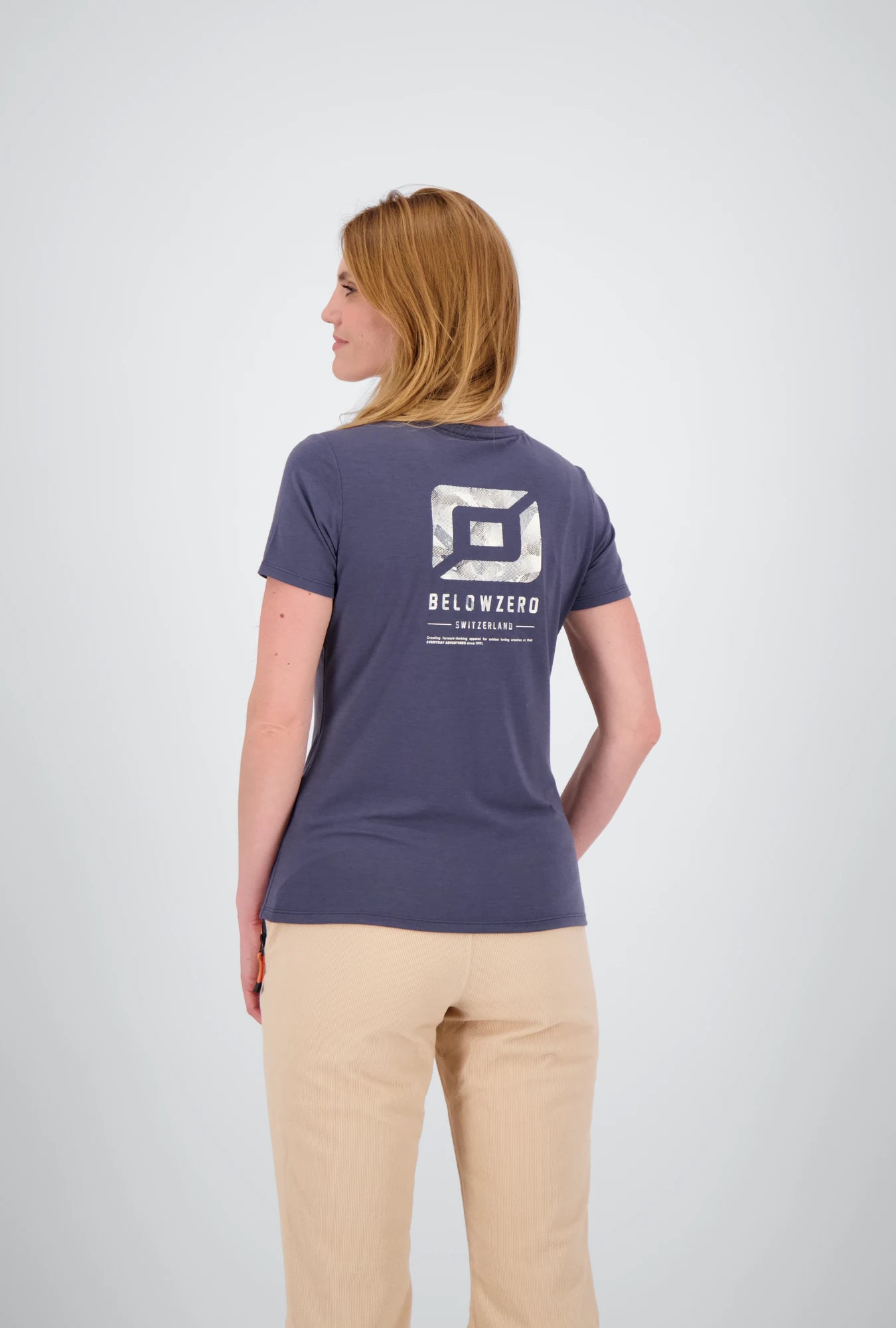 Rückenansicht des nightfall sportlichen Damen T-Shirts Spiez von Belowzero
