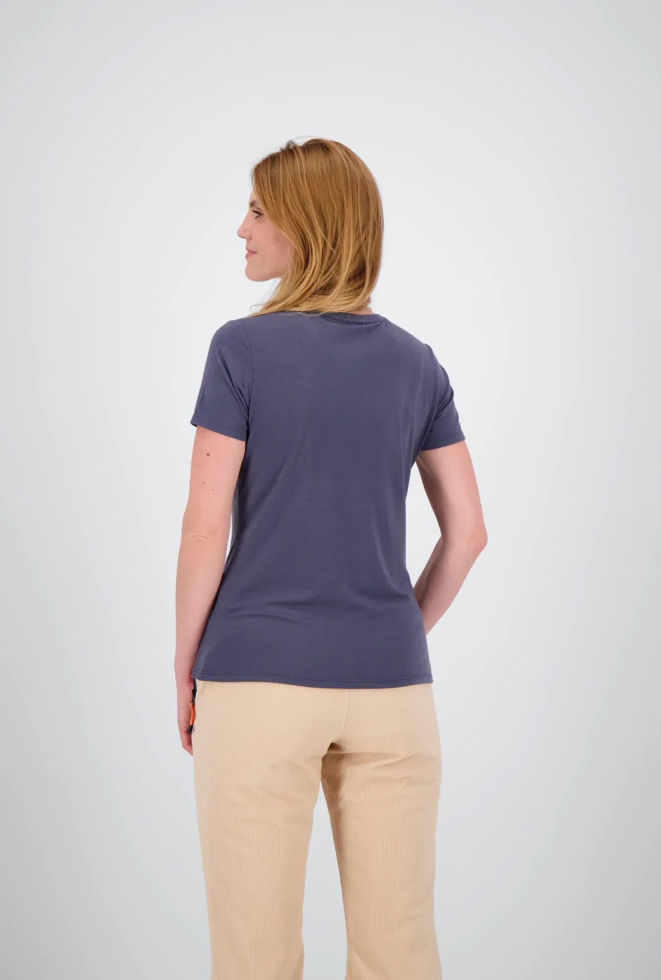 Rückenansicht des nightfall sportlichen Damen T-Shirts Spiez von Belowzero