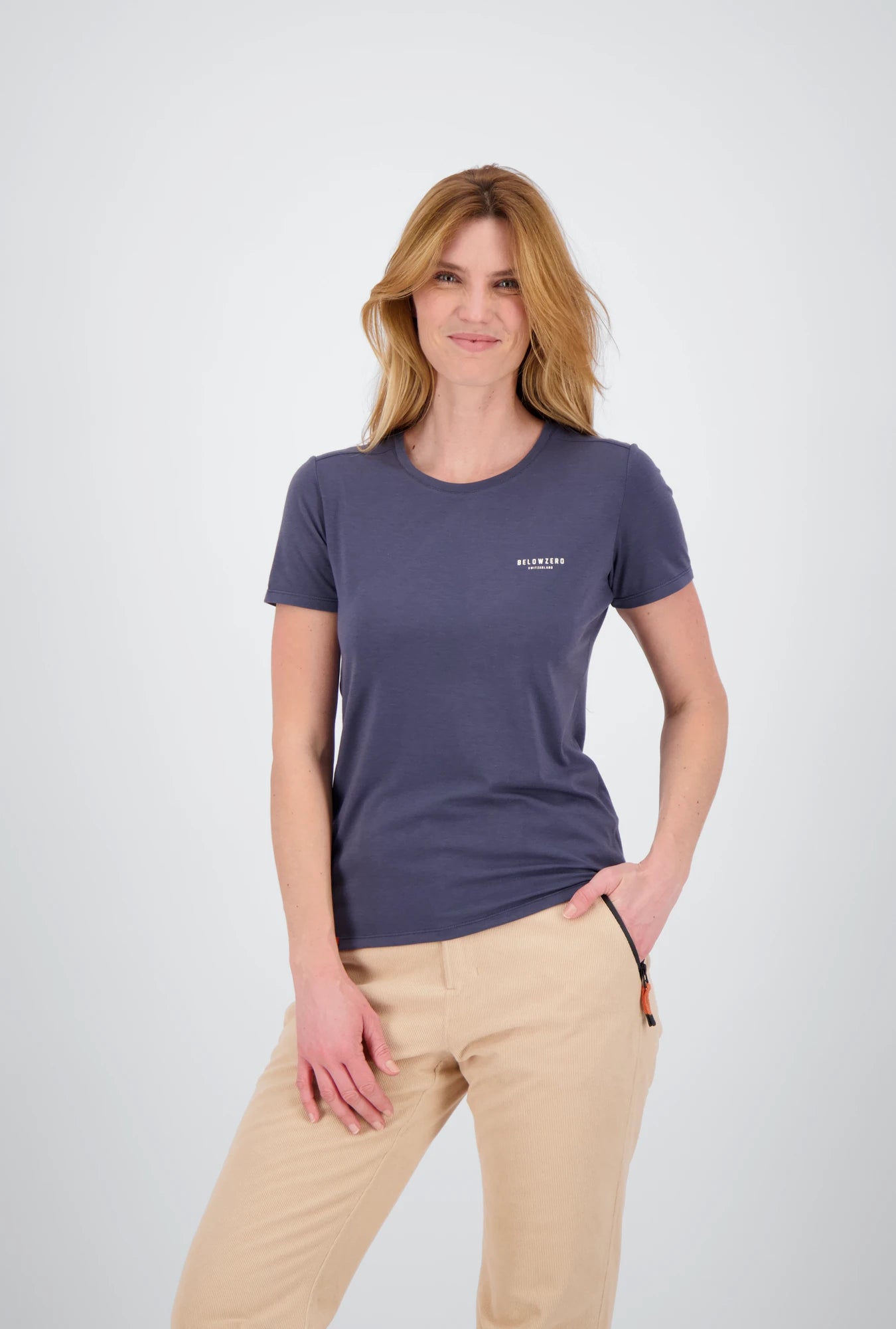 Frontansicht des nightfall sportlichen Damen T-Shirts Spiez von Belowzero