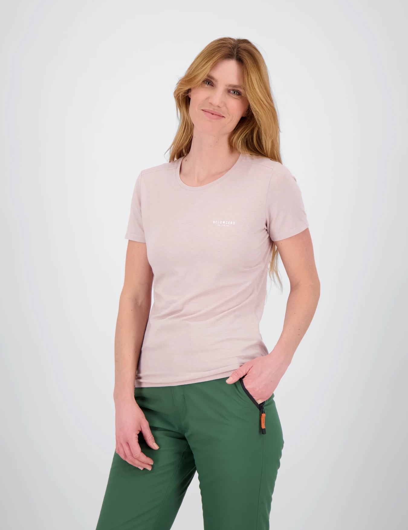 Frontansicht des magnolia cloud sportlichen Damen T-Shirts Spiez von Belowzero