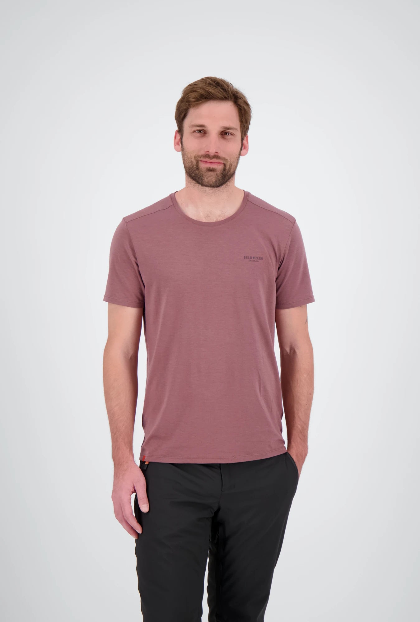 Frontansicht des mauve sportlichen Herren T-Shirts Thun von Belowzero